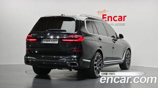 Фотография автомобиля — BMW X7 G07