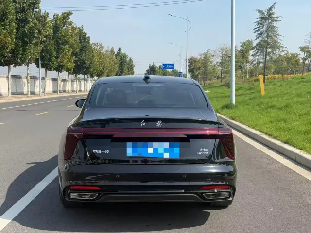 Hongqi H5 — Фото автомобиля 11