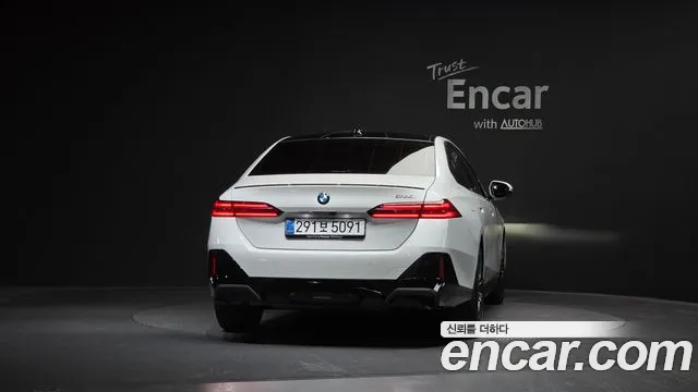 BMW 5-Series — Фото автомобиля 4