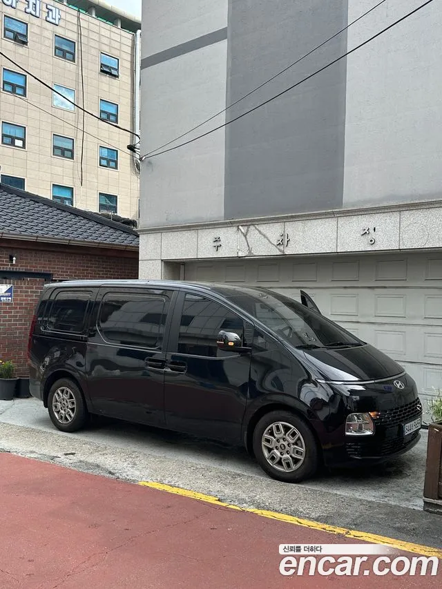 Фотография автомобиля — Hyundai Staria
