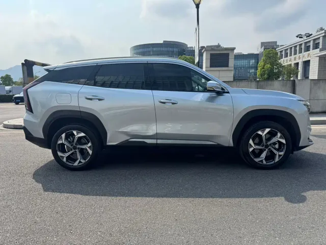 Geely Boyue L — Фото автомобиля 4