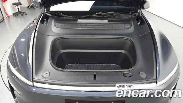 Tesla Model Y — Фото автомобиля 5