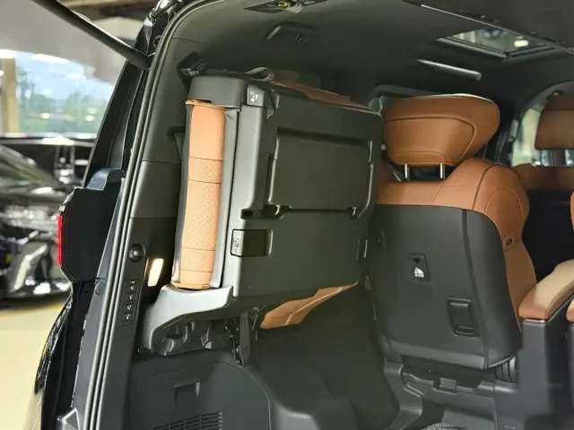Toyota Alphard — Фото автомобиля 24