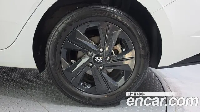 Hyundai Avante CN7 — Фото автомобиля 6