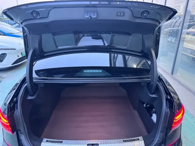 Volkswagen Passat 2024 330TSI Starlight Elite Edition — Фото автомобиля 15