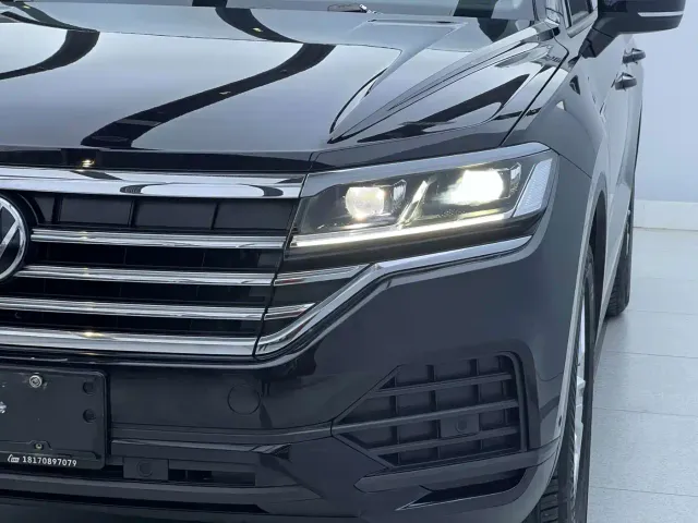 Volkswagen Touareg — Фото автомобиля 6