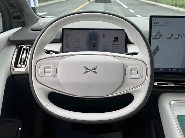 Xpeng P7+ — Фото автомобиля 18