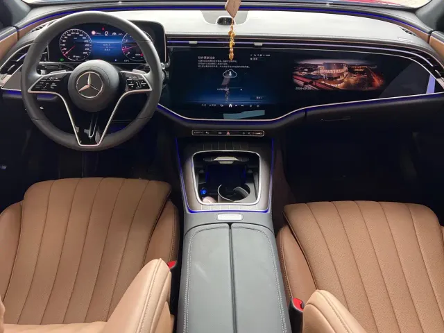 Mercedes-Benz E-Class — Фото автомобиля 7