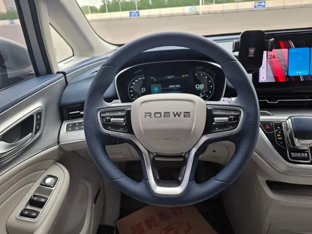 Roewe iMAX8 — Фото автомобиля 19