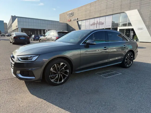 Audi A4L — Фото автомобиля 2