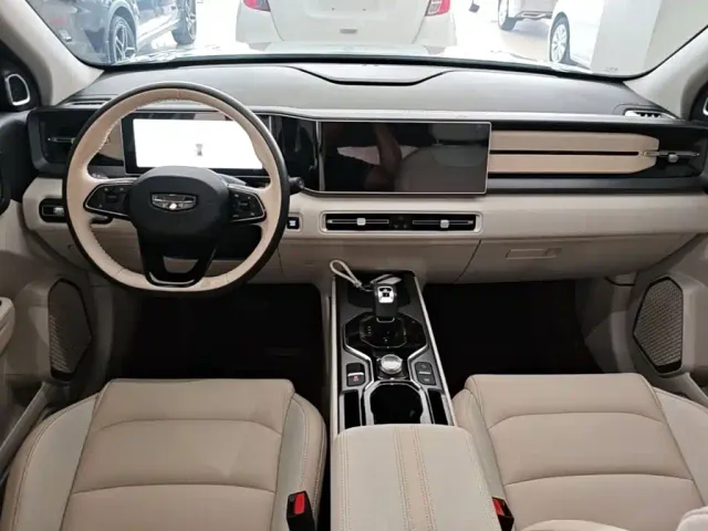 Geely ICON — Фото автомобиля 9