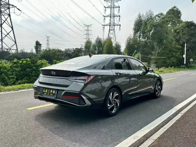 Hyundai Elantra — Фото автомобиля 7