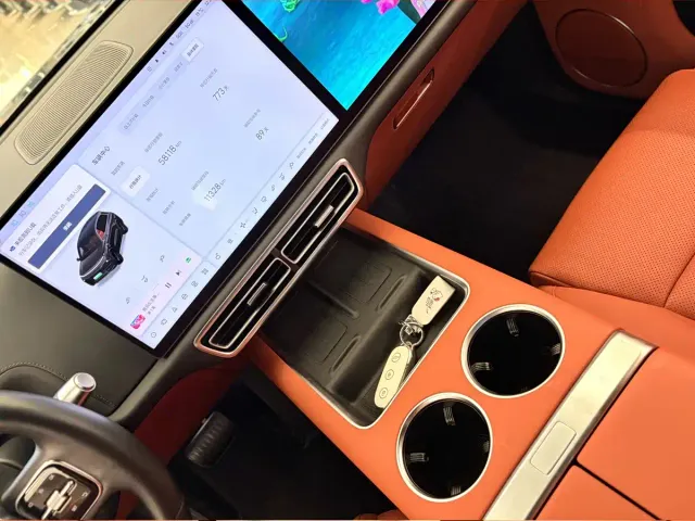 Li Auto L8 — Фото автомобиля 6