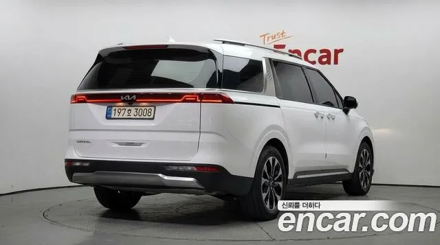 Kia Carnival Generation 4 — Фото автомобиля 2