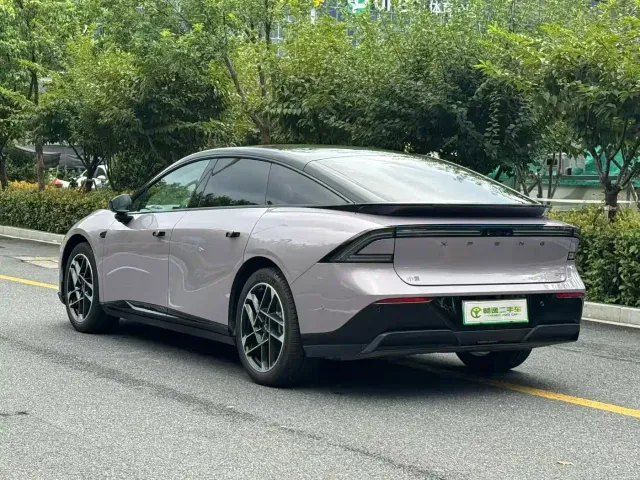 Xpeng P7+ — Фото автомобиля 6