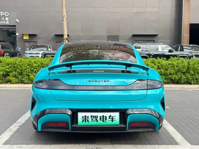 Xiaomi SU7 — Фото автомобиля 7