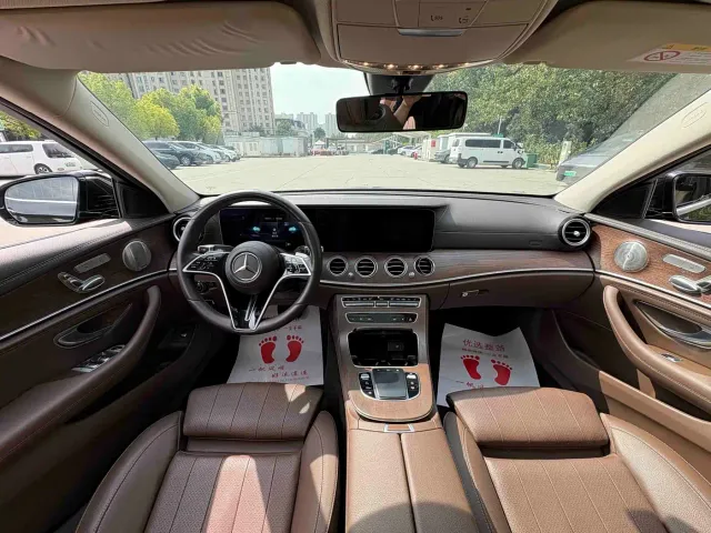 Mercedes-Benz E-Class — Фото автомобиля 13