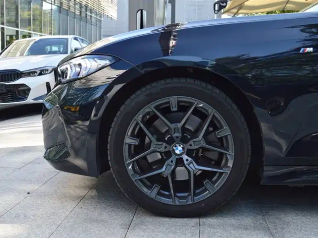 BMW 3 Series — Фото автомобиля 14