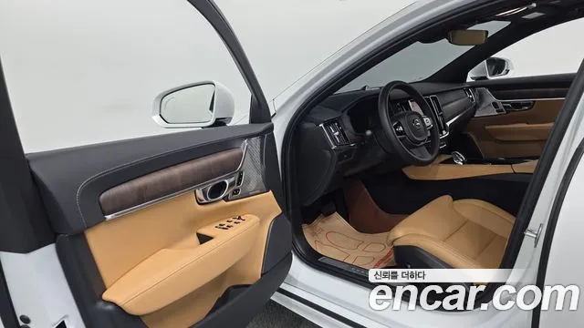 Volvo S90 — Фото автомобиля 15