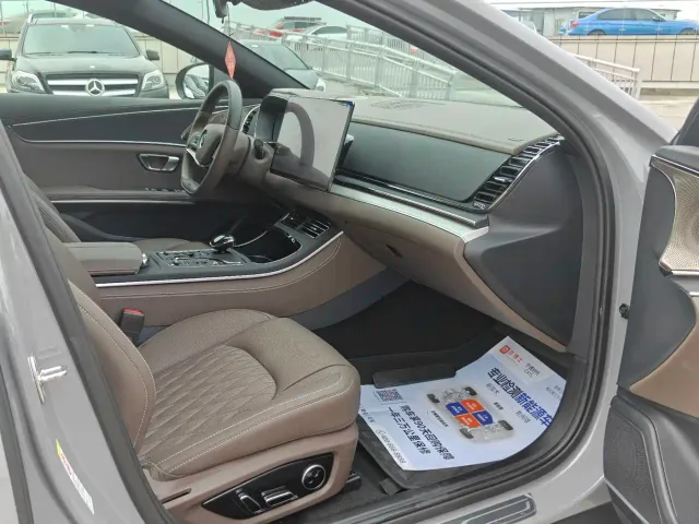 BYD Han — Фото автомобиля 10