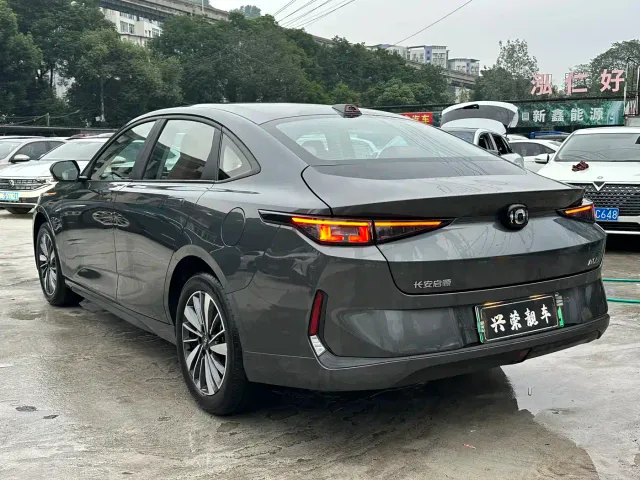 Changan Qiyuan A05 — Фото автомобиля 4
