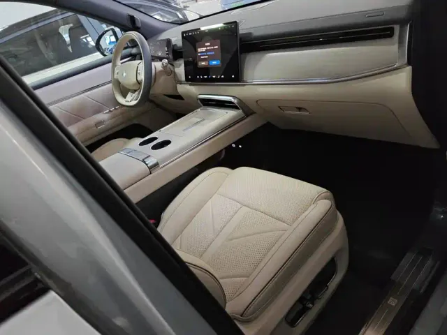 Huajing Baojun S — Фото автомобиля 8