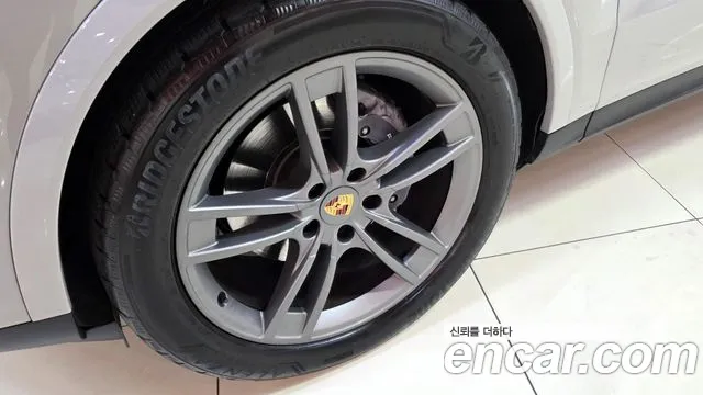 Porsche Cayenne — Фото автомобиля 20