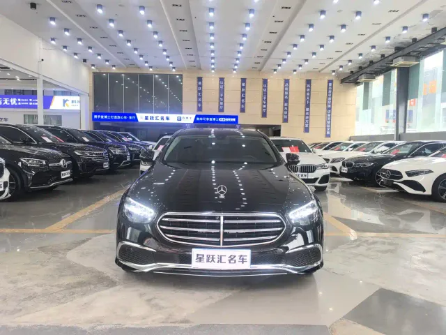 Mercedes-Benz E-Class — Фото автомобиля 2