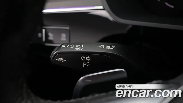 Audi e-tron — Фото автомобиля 8