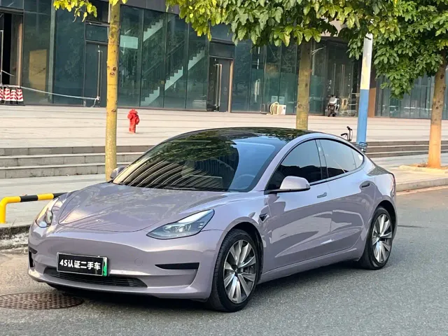 Фотография автомобиля — Tesla Model 3