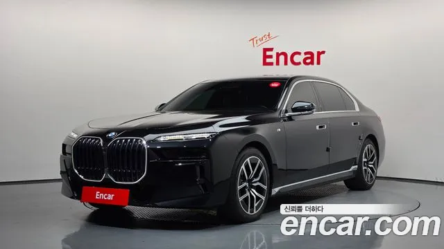 Фотография автомобиля — BMW 7 Series G70