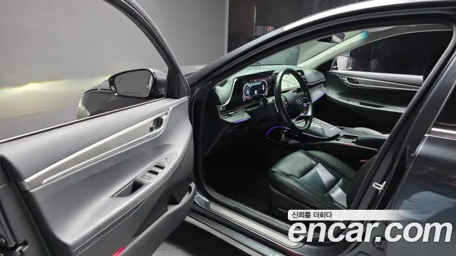 Hyundai Grandeur New — Фото автомобиля 15