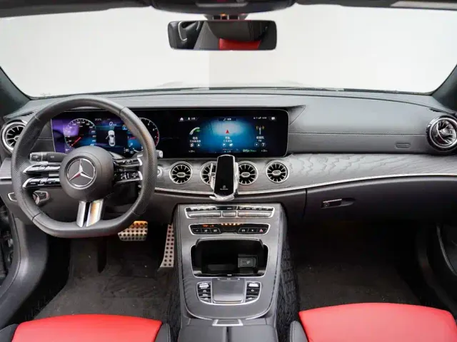 Mercedes-Benz E-Class — Фото автомобиля 5