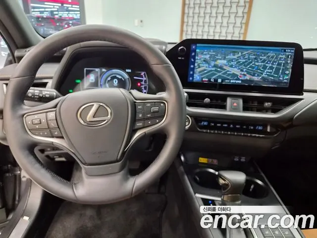 Lexus UX — Фото автомобиля 15