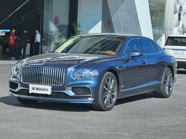 Фотография автомобиля — Bentley Flying Spur