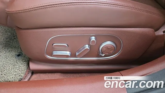 Genesis G90 Бензин 3.5 турбо AWD — Фото автомобиля 27
