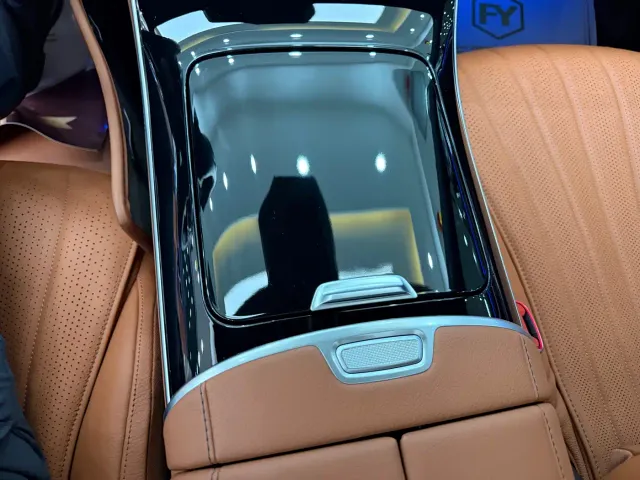 Mercedes-Benz S-Class — Фото автомобиля 21