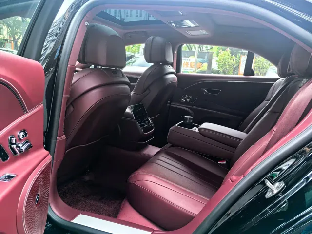 Bentley Flying Spur — Фото автомобиля 5