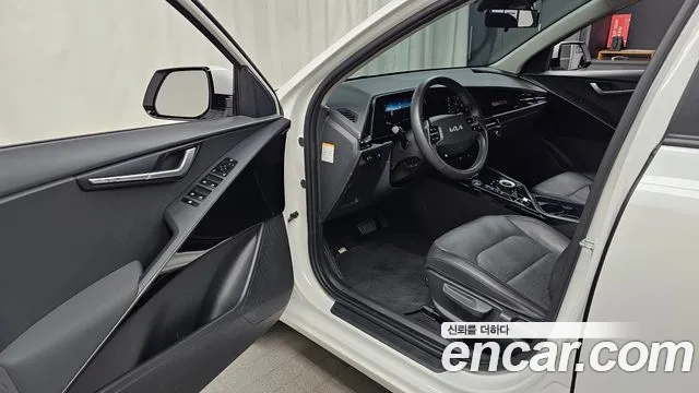 Kia Niro — Фото автомобиля 15