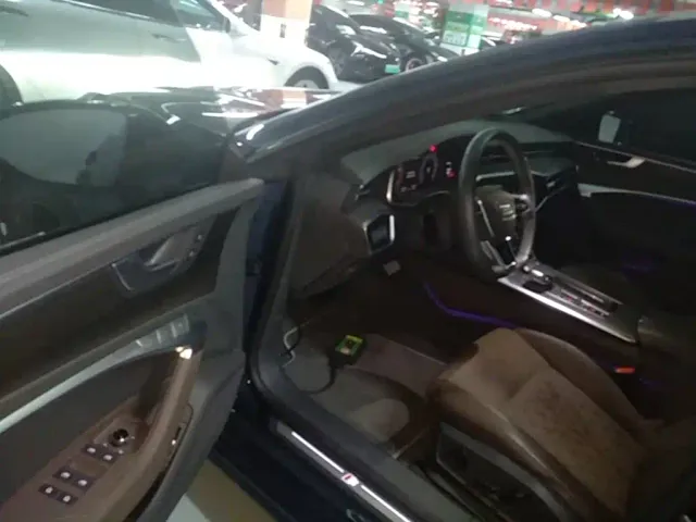Audi A7L — Фото автомобиля 15