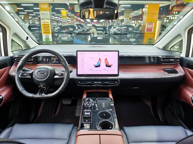 GAC Trumpchi E8 — Фото автомобиля 15