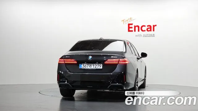 BMW 5-Series 5 серия (G60) 530i xDrive M Sport — Фото автомобиля 4