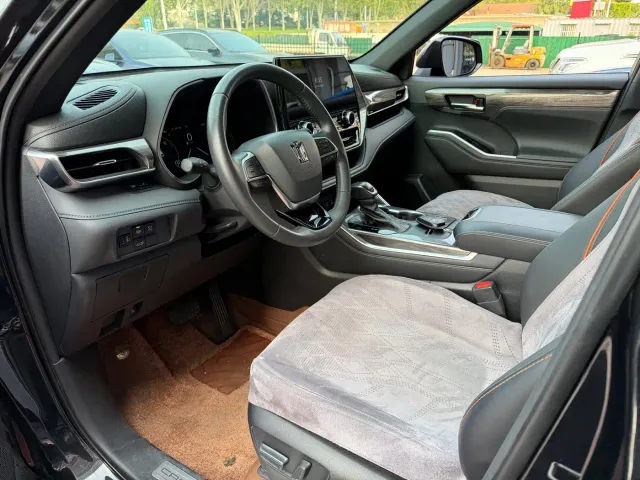 Toyota Crown Kluger — Фото автомобиля 7