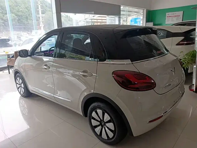 Wuling Bingo — Фото автомобиля 4