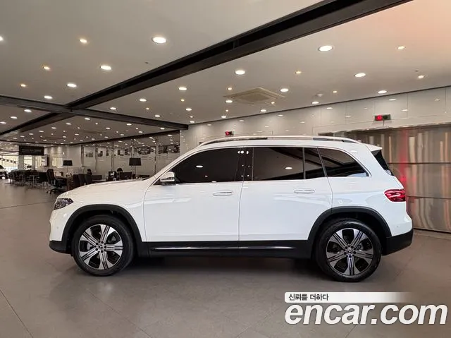 Mercedes-Benz EQB — Фото автомобиля 4