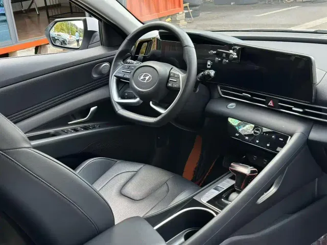 Hyundai Elantra — Фото автомобиля 9