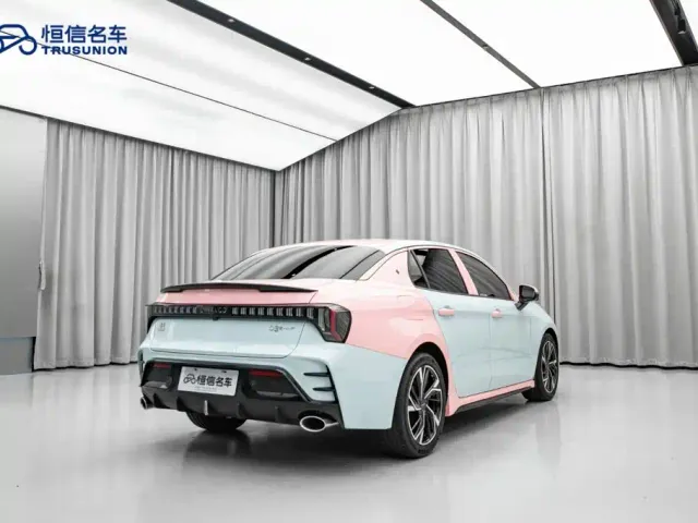 Lynk & Co 03 — Фото автомобиля 5