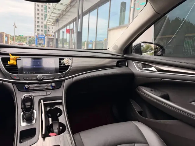 Buick LaCrosse — Фото автомобиля 6