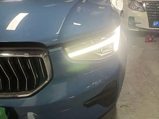 Volvo XC40 — Фото автомобиля 23