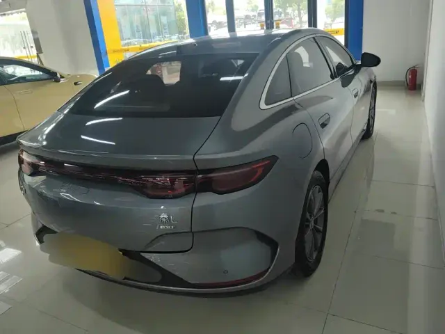 BYD Qin L — Фото автомобиля 3